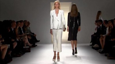 Абстрактное искуство от Calvin Klein.