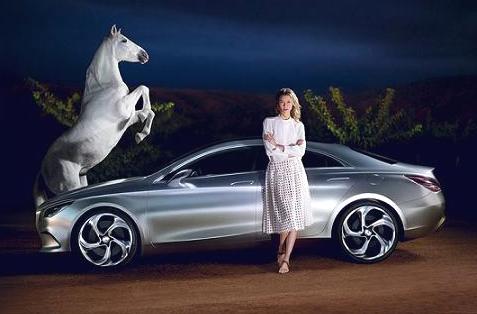 Карли Клосс пригласили для рекламы Mercedes-Benz