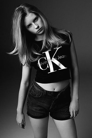 Лотті Мосс для реклами Calvin Klein Лотті Мосс у рекламі Calvin Klein